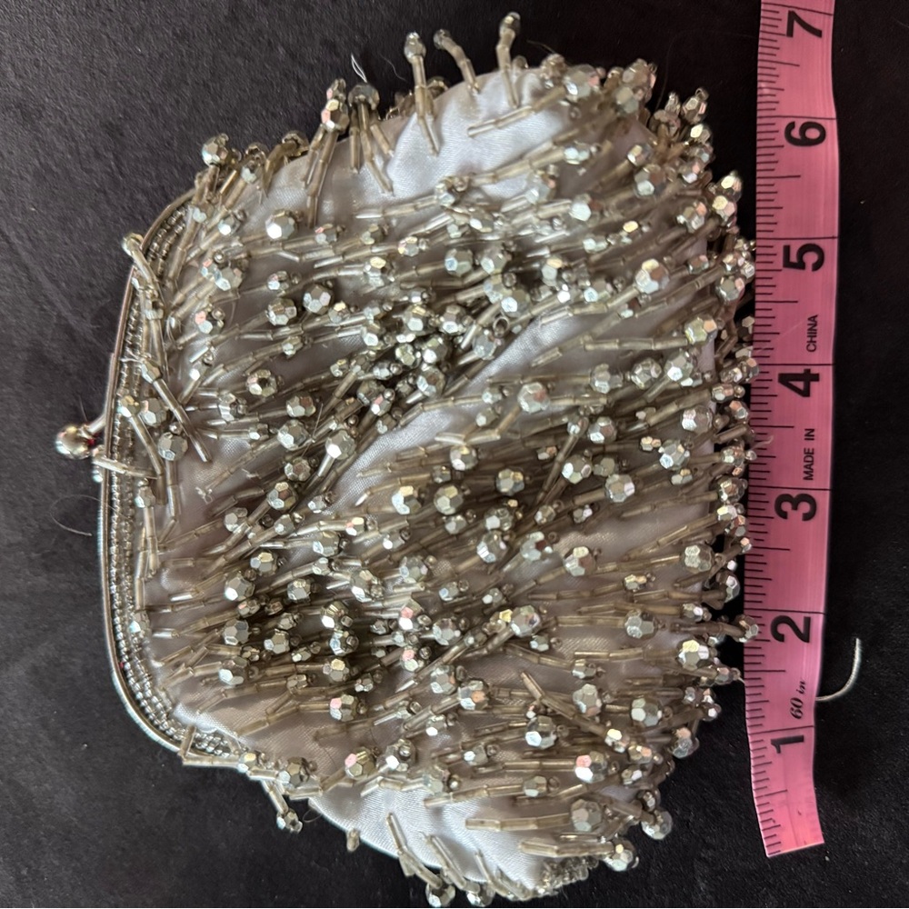 Elegant Beaded Evening Clutch - Picture 5 of 6